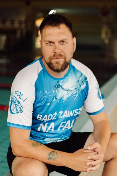 Trener pływania Łukasz Mrowiec